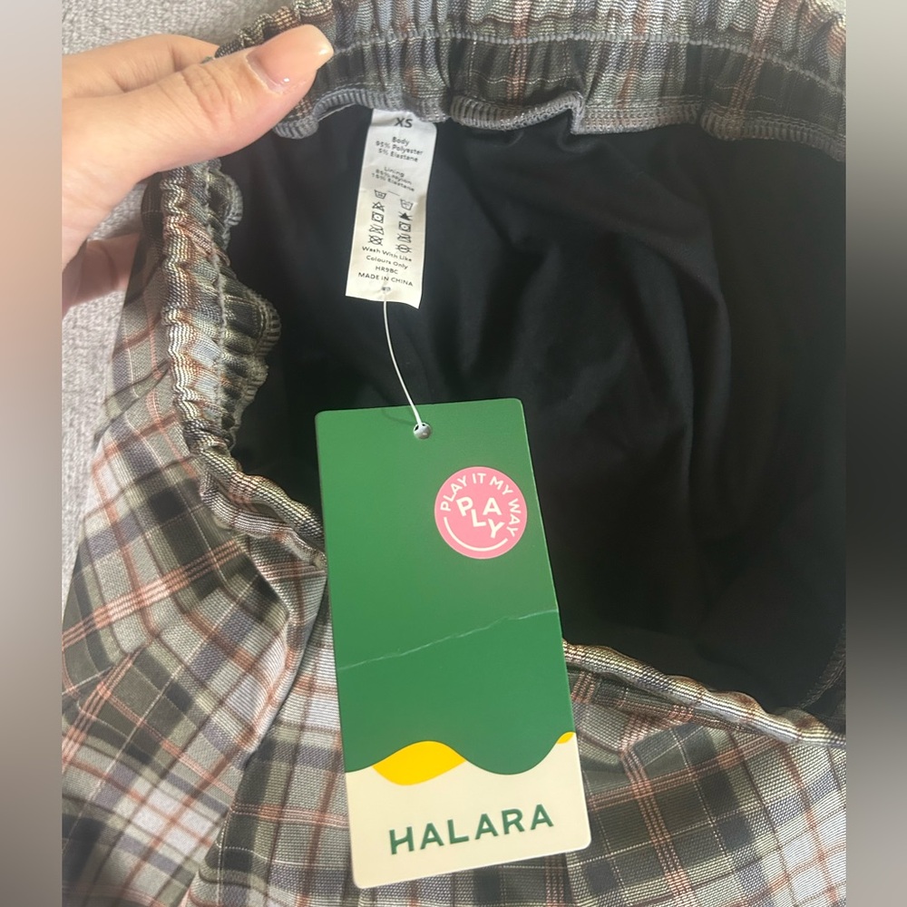 Halara high waisted 2 in 1 pocket green plaid pleated skirt - Picture 9 of 11